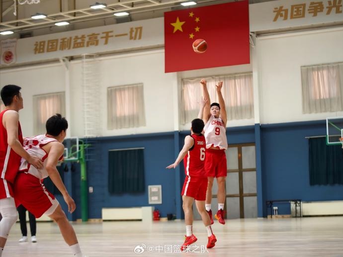  對(duì)抗訓(xùn)練繼續(xù)！中國(guó)男籃最新訓(xùn)練圖集新鮮出爐