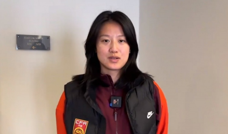  汪琳琳：范迪克是我的偶像和目標(biāo)，希望變成他那樣全面的中后衛(wèi)