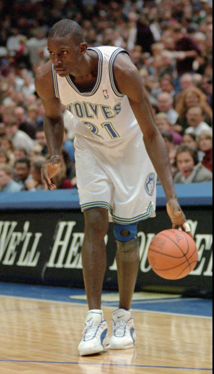  KG：你以為我喜歡狼隊(duì)老板那個(gè)XX？我們來NBA就是工作&拿錢回家